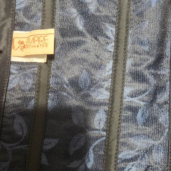 Vintage Laceup Corset - Picture 7 of 8